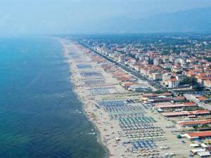 Zdjęcie z galerii obiektu Apartment Miranda by Interhome w Viareggio