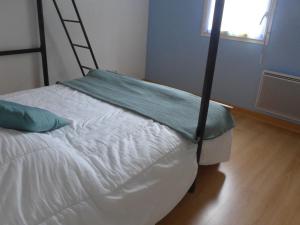 Posteľ alebo postele v izbe v ubytovaní Apartment Clair de Dune-2 by Interhome
