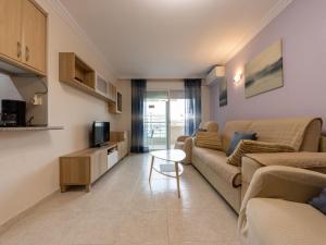 TV a/nebo společenská místnost v ubytování Apartment Aguamarina 7 by Interhome