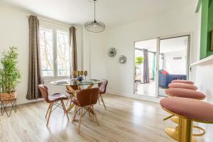 Posezení v ubytování LOVE ROOM Adulte Only