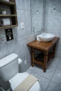 Hospedagem Vila Suiça Centro的一间浴室