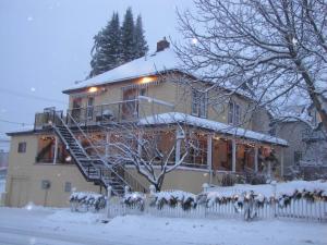 Victoria Falls House Inn v zimě
