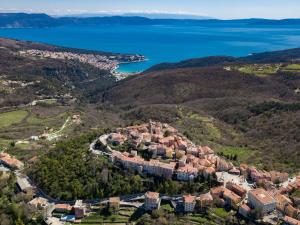 Fotografie z fotogalerie ubytování Holiday Home Jadran by Interhome v destinaci Nedeščina