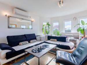 Posezení v ubytování Holiday Home Queen Ahn by Interhome