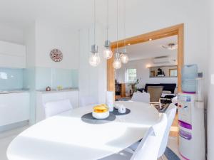 Kuchyň nebo kuchyňský kout v ubytování Holiday Home Queen Ahn by Interhome