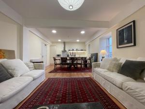 Χώρος καθιστικού στο Riverfront Apartments at The Blue Goat Ramelton