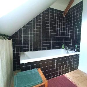 Fotografia z galérie ubytovania Chambre dans atelier d'artiste v destinácii Le Mans