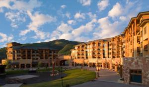 a campus with buildings and a mountain in the background at Sundial B410 in Park City