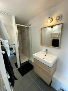 Kúpeľňa v ubytovaní Appartement 50 m2 avec Rooftop Lille Centre