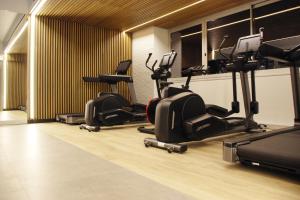 Posilňovňa alebo fitness centrum v ubytovaní 08028 Apartments