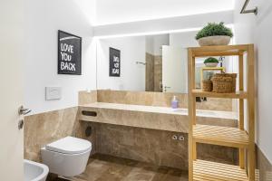 Et badeværelse på WHome | Ribeira 11 Design Apartment + 26 billeder