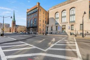 Gallery image of Entire Apt/2bd 2bth/Amer. Dream Mall/Nyc/EWR Airpt in Newark