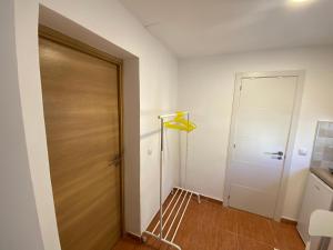 Fotografie z fotogalerie ubytování Habitaciones con baño y cocina privada ve Valencii + 34 fotografií