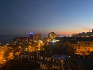Výhľad na mesto Benalmádena alebo výhľad na mesto priamo z apartmánu