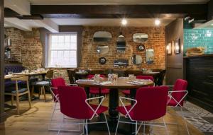 A restaurant or other place to eat at The Elephant at the Market 