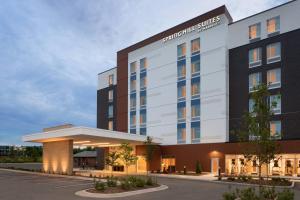 Una representación del hotel Sheraton Suites en SpringHill Suites by Marriott Milwaukee West/Wauwatosa, en Wauwatosa