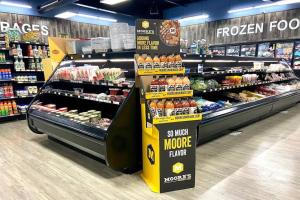 公寓内部或周边的超市或其他商店