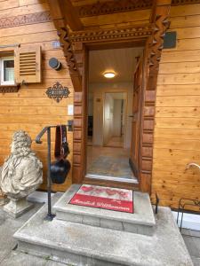 Foto sihtkohas Sigriswil asuva majutusasutuse CHALET EGGLEN "Typical Swiss House, Best Views, Private Jacuzzi" galeriist