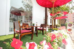 Gallery image of Ratchiangsaen Flora House in Chiang Mai