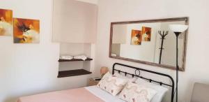 Cama ou camas em um quarto em Alkistis House