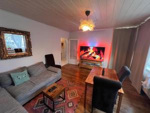 A seating area at OTTO Apartment Bremen