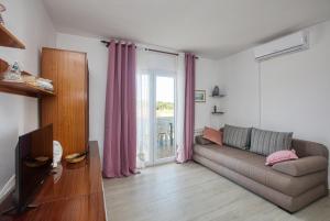 Posezení v ubytování Apartments by the sea Grebastica, Sibenik - 11463
