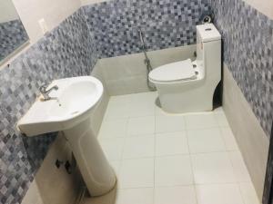 Hotel Rajdhani Visit衛浴