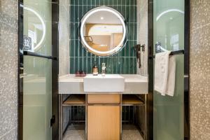 Koupelna v ubytování Meego Smart Select Hotel