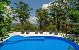 Kolam renang di atau dekat dengan Mahalo Accomodation