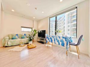 City get away 1-bedroom studio with pool in CBD