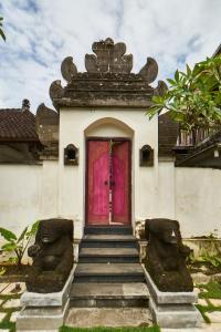 Rumah Paros & Gallery的门面或入口