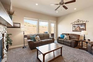 Χώρος καθιστικού στο Good Day Sunshine townhouse