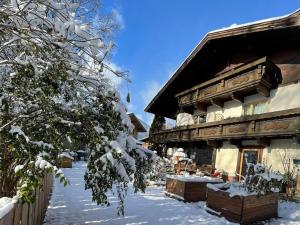 Haus am Bach v zimě