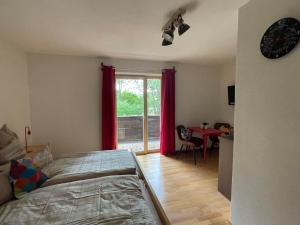 Letto o letti in una camera di Haus am Bach