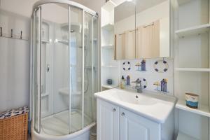 Kúpeľňa v ubytovaní Duplex Etoile de mer- T4 Vue mer