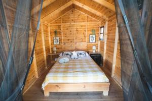 Posteľ alebo postele v izbe v ubytovaní Nisi Glamping