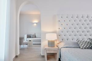 Cama o camas de una habitación en Santorini Palace