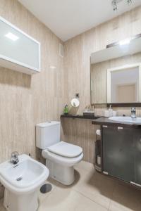 Koupelna v ubytování Home2Book Stylish&Comfy Apartment Rambla, Terrace
