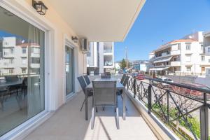 En balkon eller terrasse på Superior 3BR Apartment in Chalandri by UPSTREET
