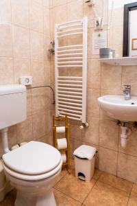 A bathroom at Hotel Metro