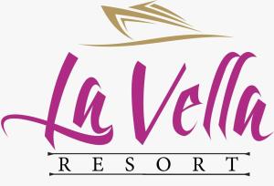 杜博瓦乡La Vella Resort的房地产经纪公司的标志