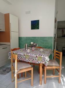 A kitchen or kitchenette at Mary Home - Casa Vacanza Taormina
