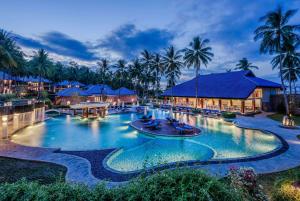 Sundancer Residences and Villas Lombok tesisinde veya buraya yakın yüzme havuzu