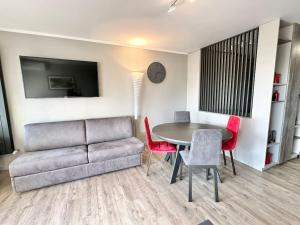 Fotografia z galérie ubytovania Beautiful apartment - Air Conditionning -Pool -10min Beach -Parking near v destinácii Antibes