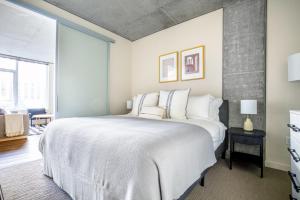 Gallery image of Downtown Bellevue 1BR w Lounge Gyms nr shops SEA-125 in Bellevue +18 photos