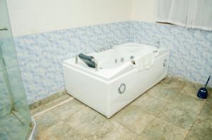 Afbeelding uit fotogalerij van ROYAL SHALOM HOTEL in Lusaka