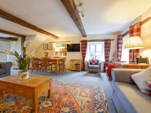 A seating area at Pigwigs Place