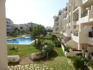 Fotografia z galérie ubytovania Lovely 3 Bedroom Condo With Pool v destinácii Roquetas de Mar