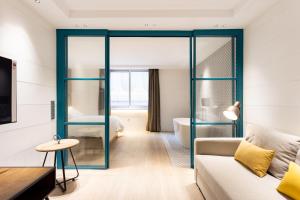 Posezení v ubytování Home2Book Elegant Apartment Santa Cruz Center