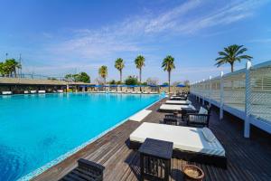 Bazén v ubytování Amareclub Baia Dei Turchi Resort - Adults Only nebo v jeho okolí